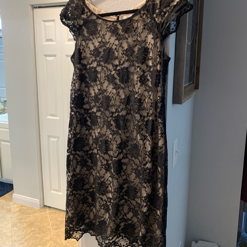 Maternity lace dress